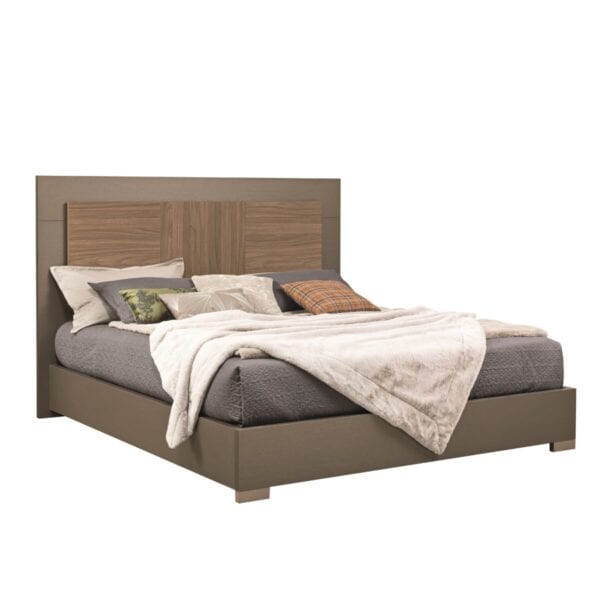City Night Stand - Image 2
